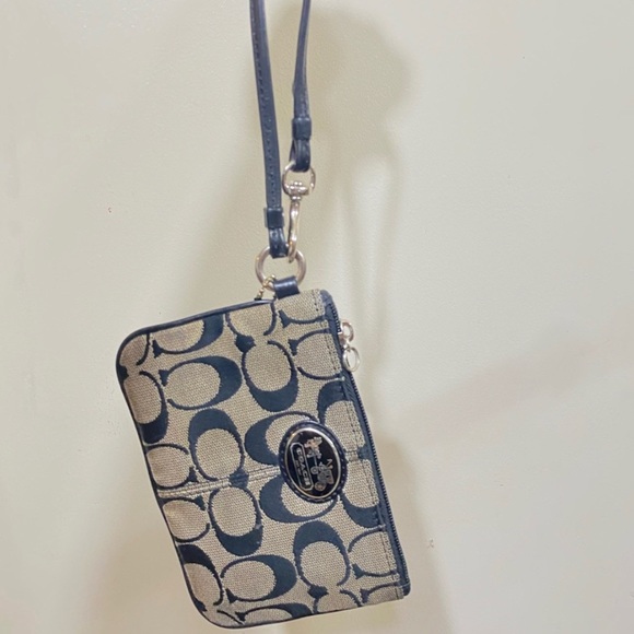 Coach wristlet - Picture 2 of 3